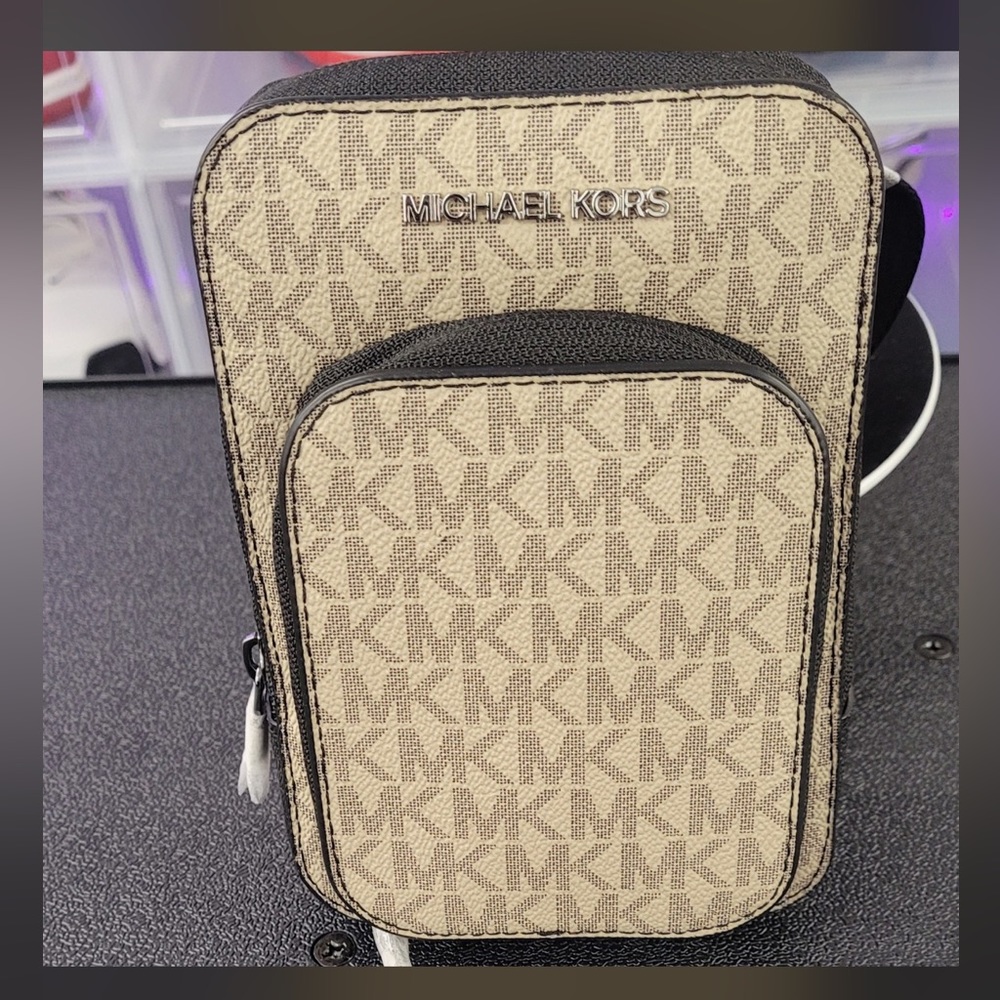 Michael Kors | Phone Wallet Crossbody | Hemp Brown